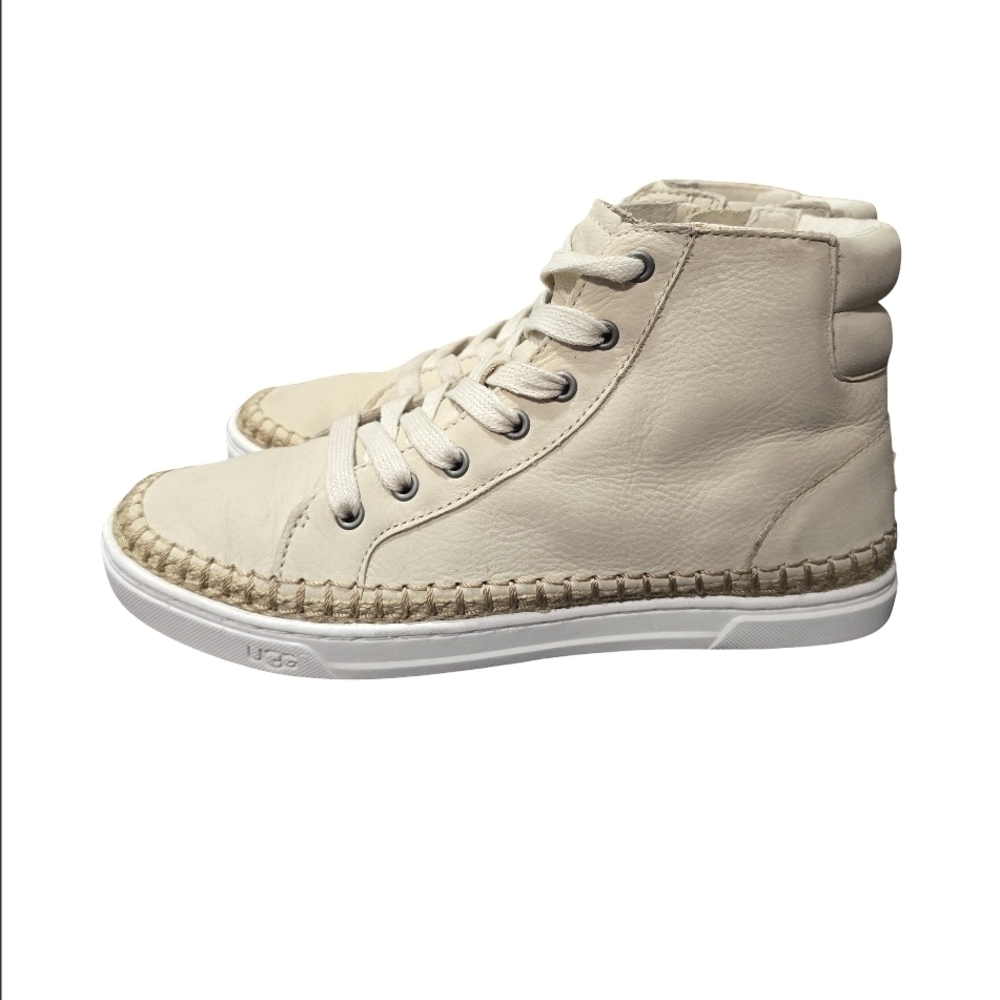 UGG Australian Gradie Sneakers size 7 In GUC Cream Color Side Zipper High Tops